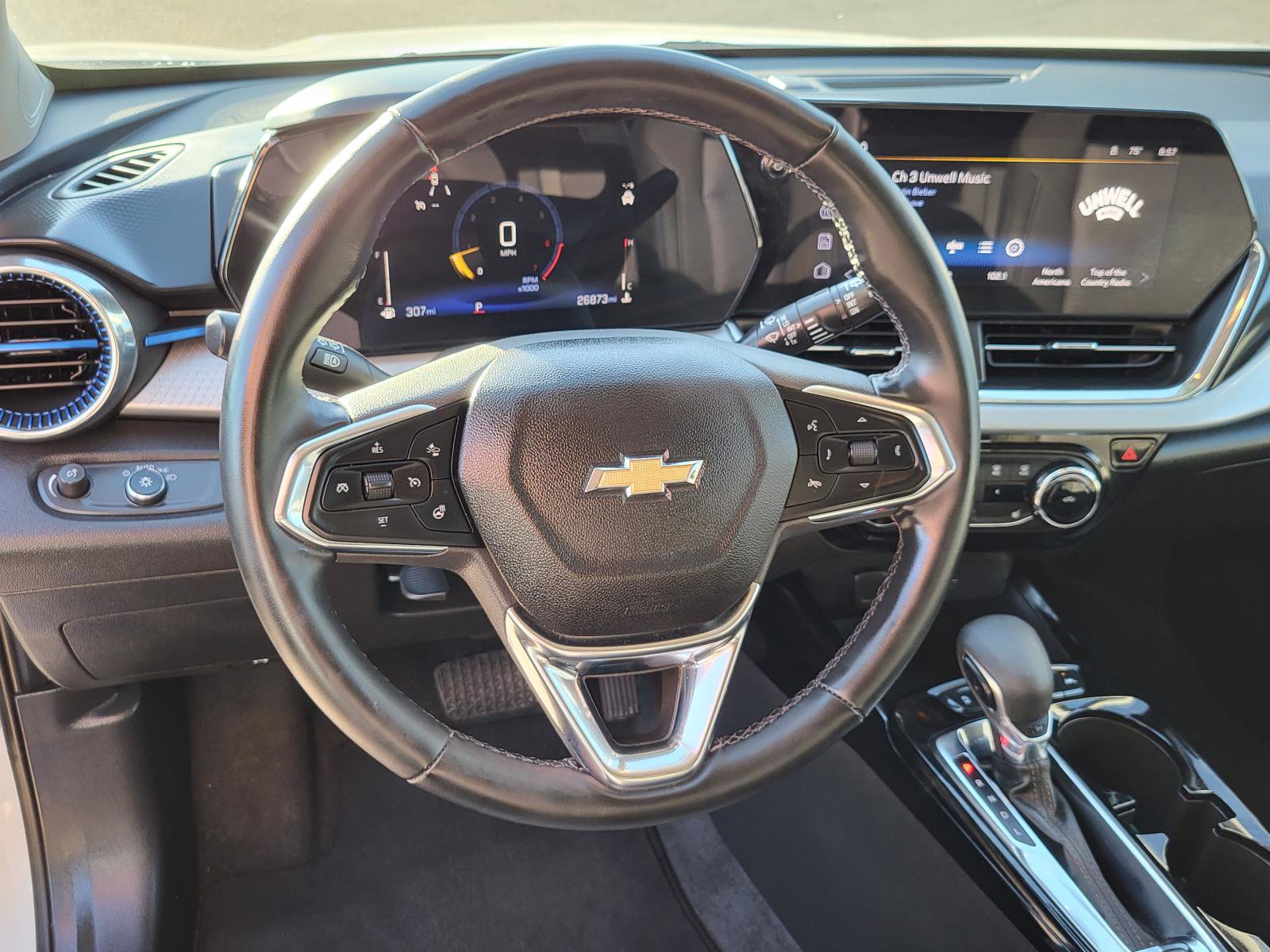 Used 2025 Chevrolet Trax LT w/ LT Convenience Package image 21