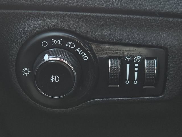 Used 2019 Jeep Compass Limited image 26