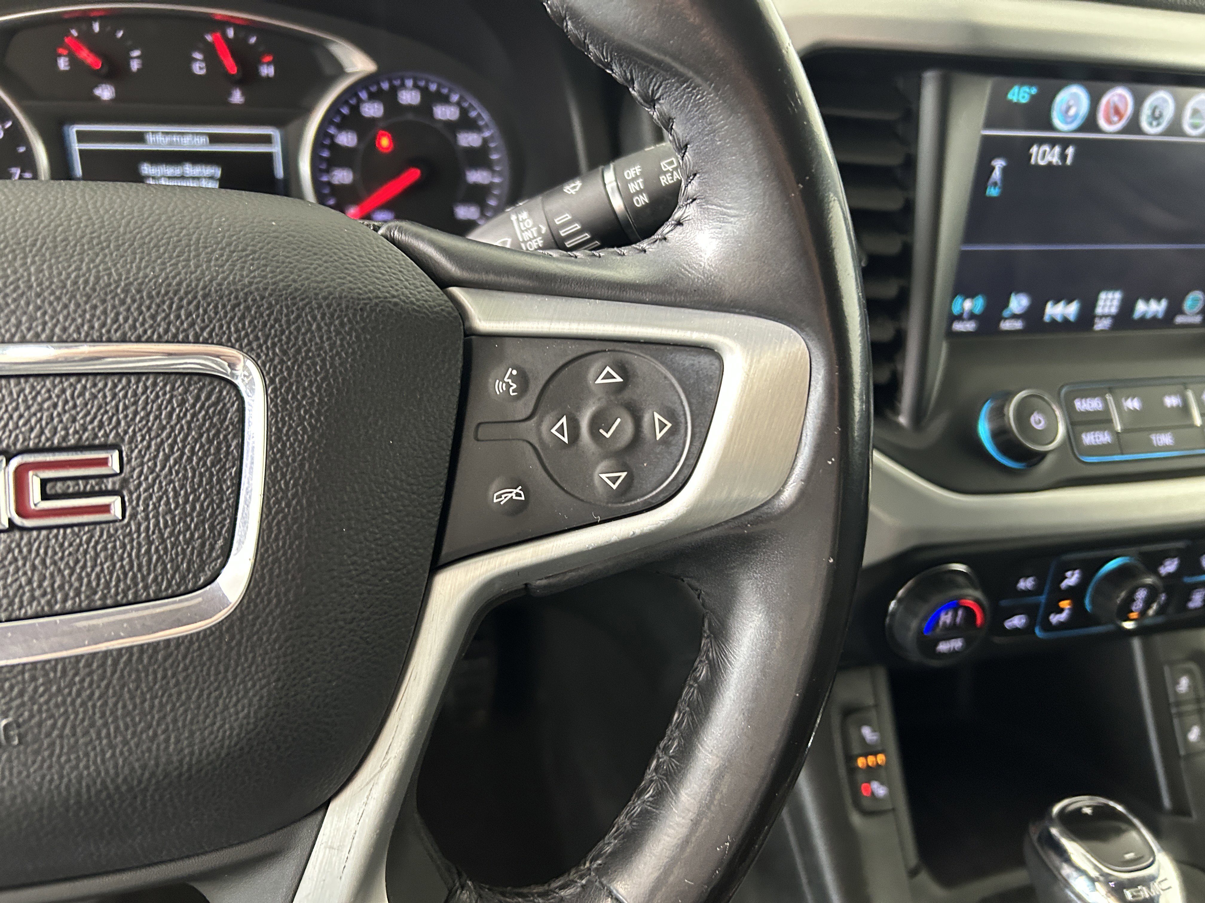Used 2019 GMC Acadia SLT image 15