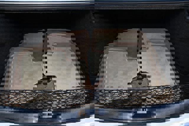 Used 2014 Chrysler 300 C w/ Light Group image 29