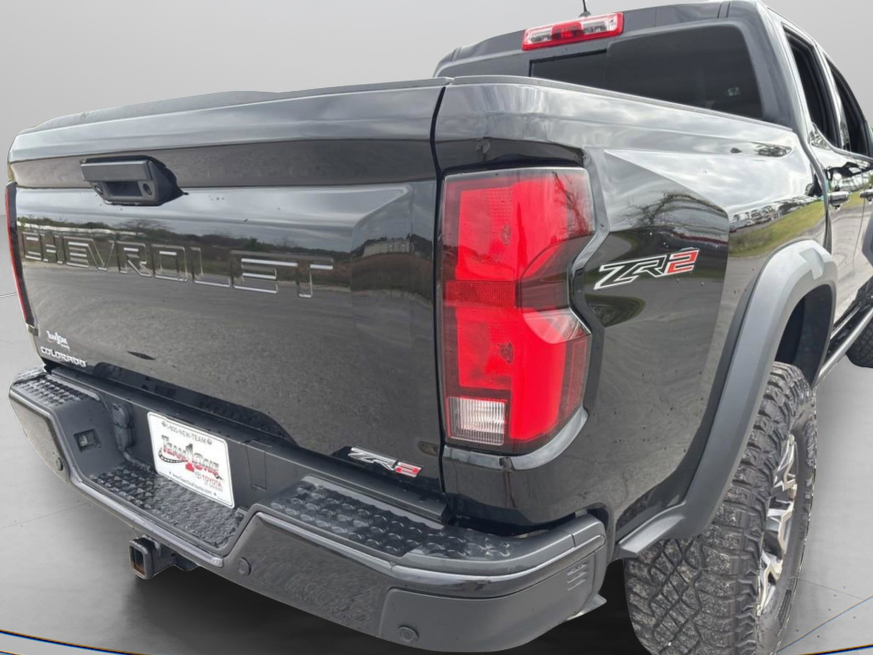 Used 2025 Chevrolet Colorado ZR2 w/ Technology Package AWD/4WD image 11