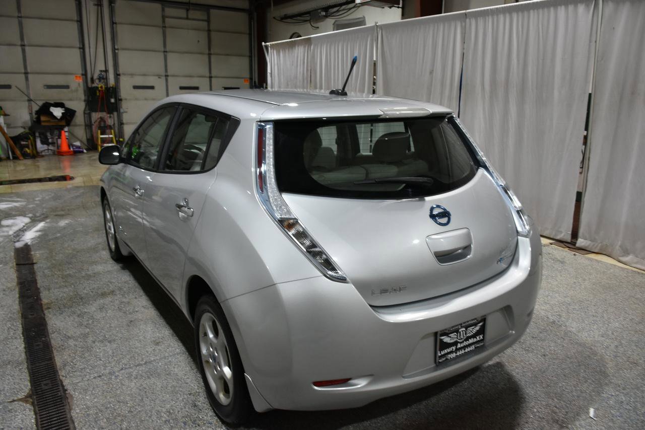 Used 2013 Nissan Leaf S w/ Charger Pkg image 4