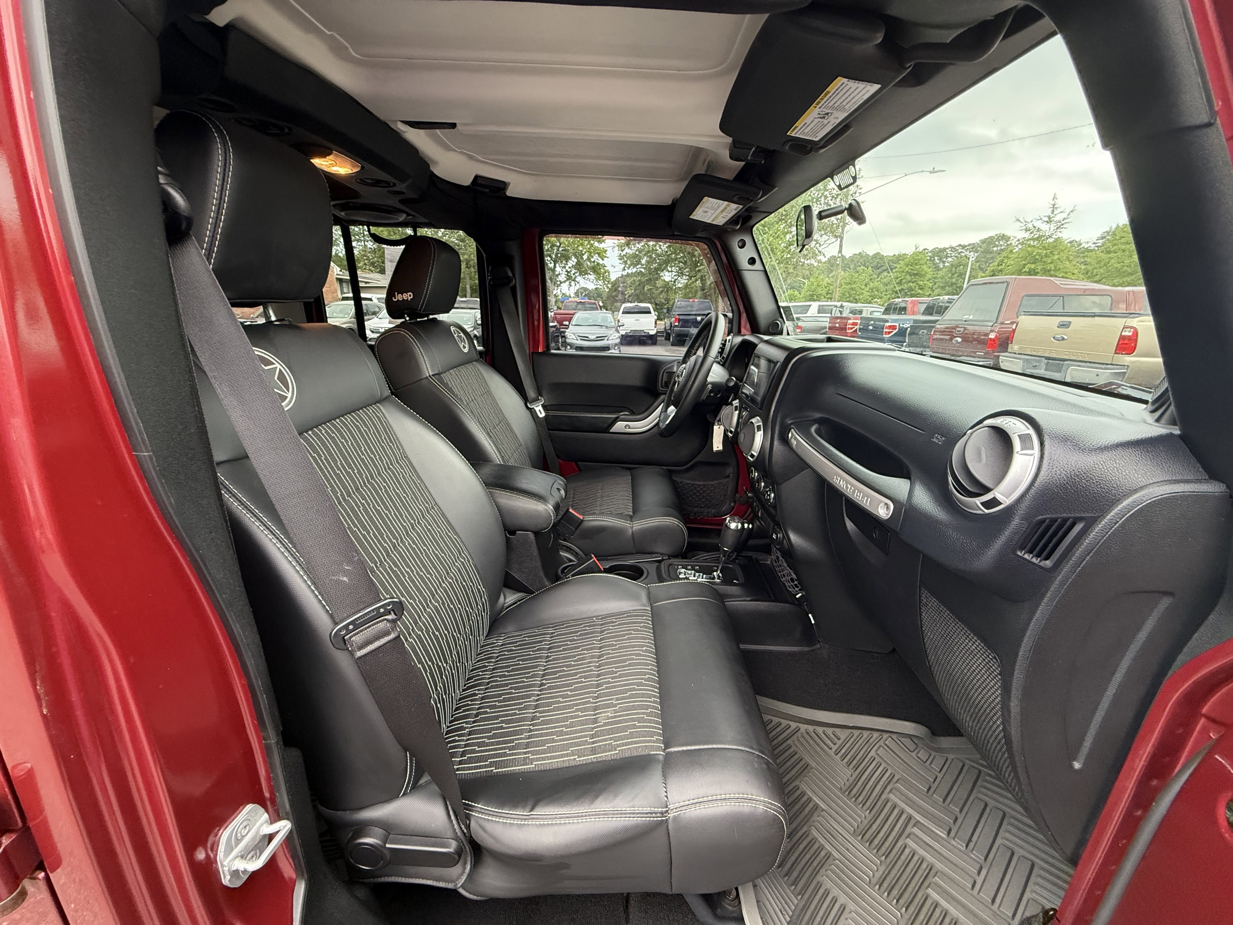 Used 2012 Jeep Wrangler Unlimited Sport AWD/4WD image 16