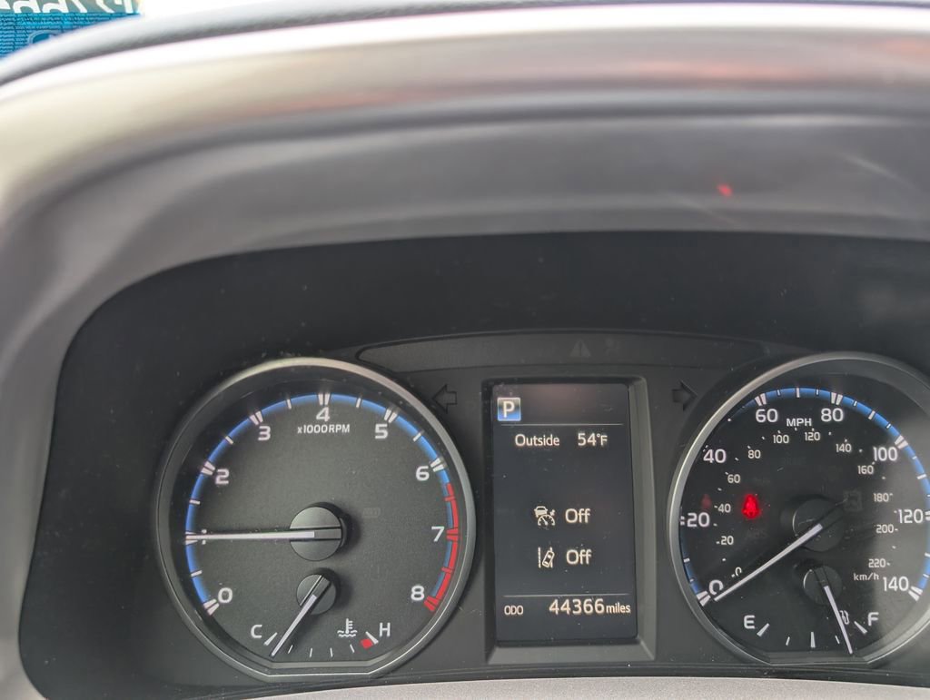 Used 2018 Toyota RAV4 LE w/ All Weather Liner Package AWD/4WD image 22