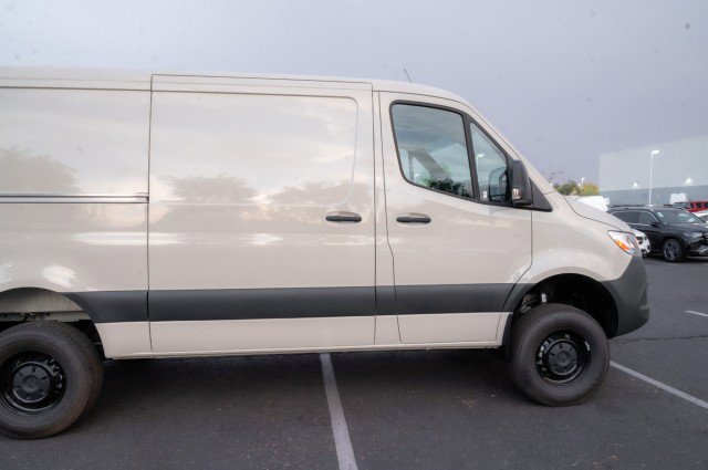 Used 2025 Mercedes-Benz Sprinter 2500 image 4