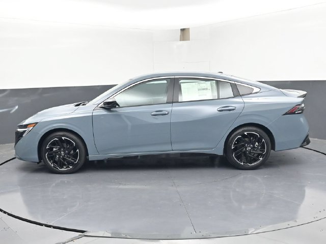 New 2026 Nissan Sentra SR w/ Floor Mat Package FWD image 4