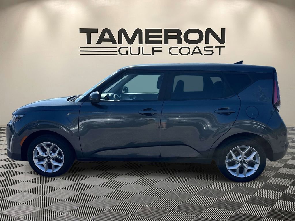 Used 2023 Kia Soul LX w/ LX Technology Package image 4