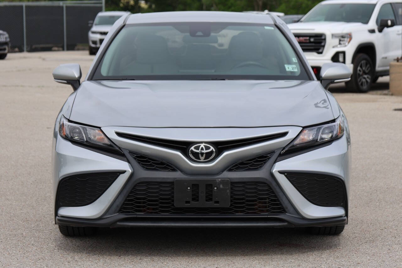 Used 2022 Toyota Camry SE AWD/4WD image 5