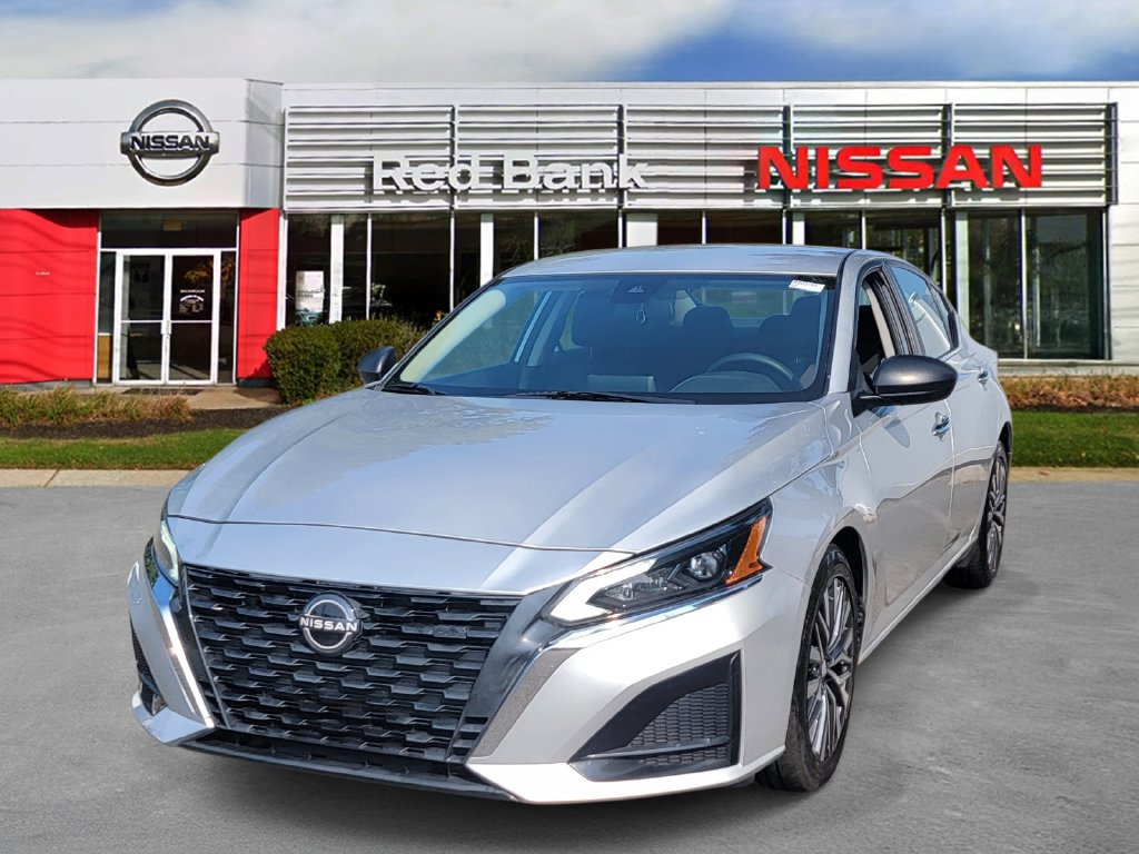 Used 2024 Nissan Altima 2.5 SV FWD image 4