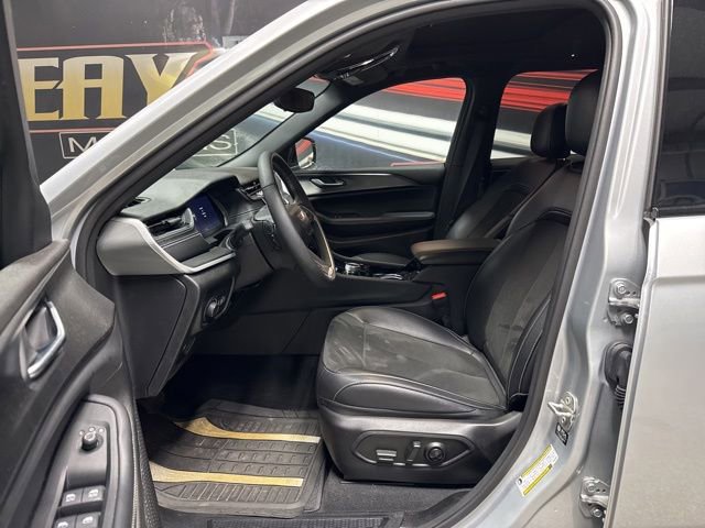 Used 2023 Jeep Grand Cherokee L Altitude AWD/4WD image 4