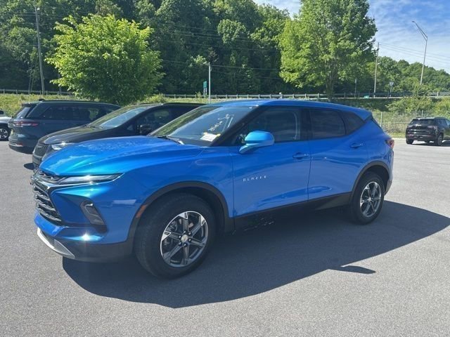 Used 2025 Chevrolet Blazer LT AWD/4WD image 22