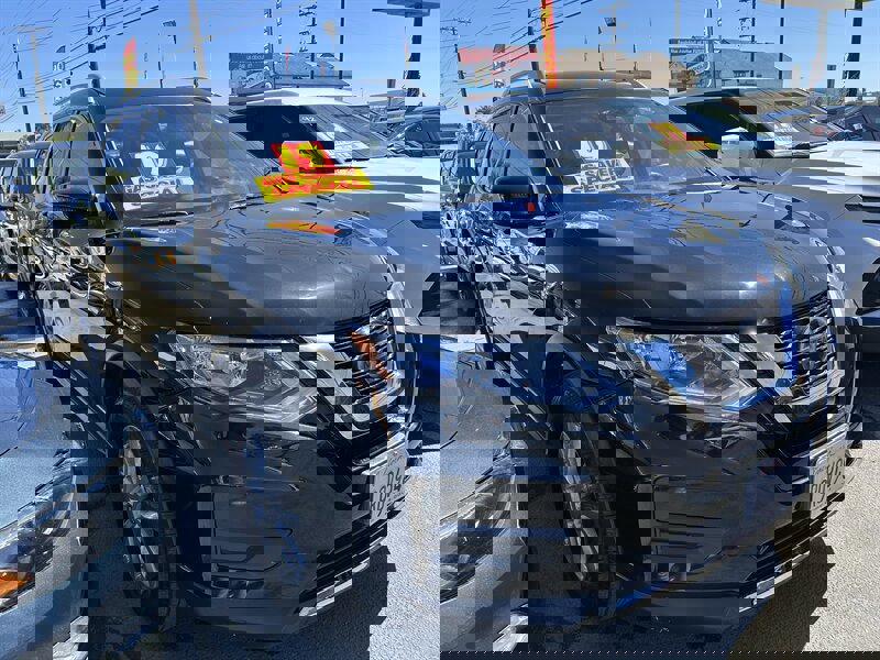 Used 2019 Nissan Rogue SV image 5