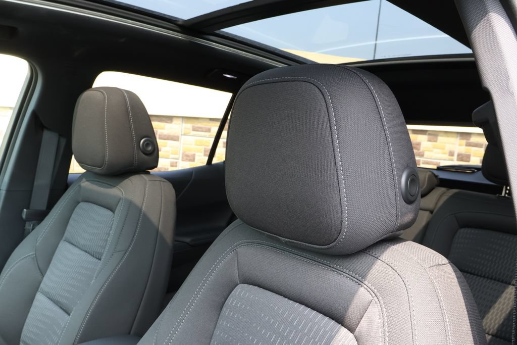 New 2027 Chevrolet Equinox LT w/ Midnight Edition FWD image 15