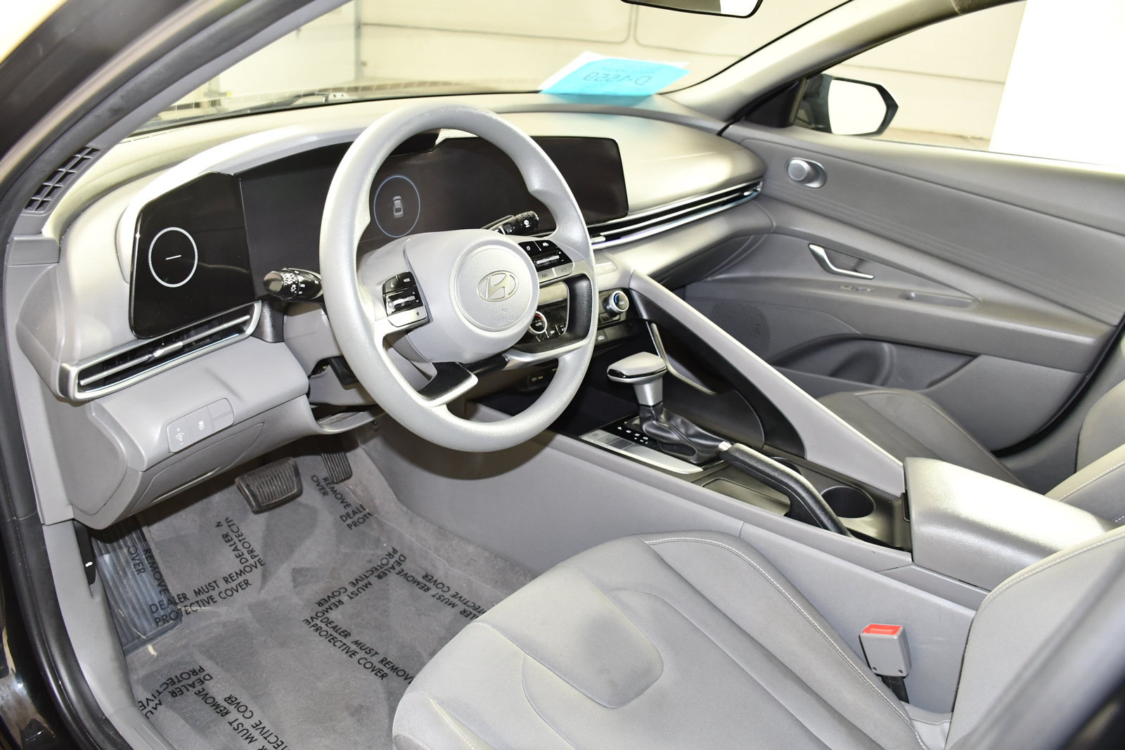 Used 2024 Hyundai Elantra SEL FWD image 2