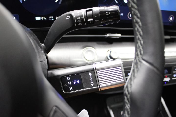 Used 2024 Hyundai Kona Limited FWD image 51