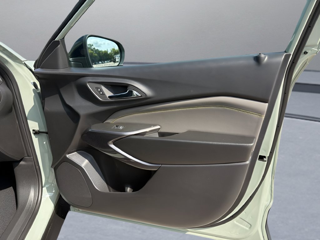 New 2026 Chevrolet Trax ACTIV w/ Driver Confidence Package FWD image 8