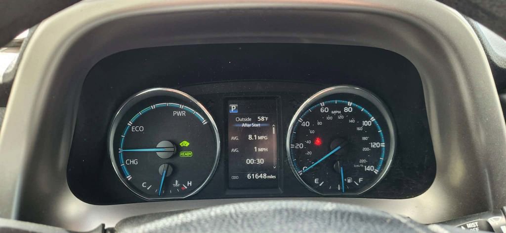 Used 2018 Toyota RAV4 LE w/ Carpet Mat Package image 4