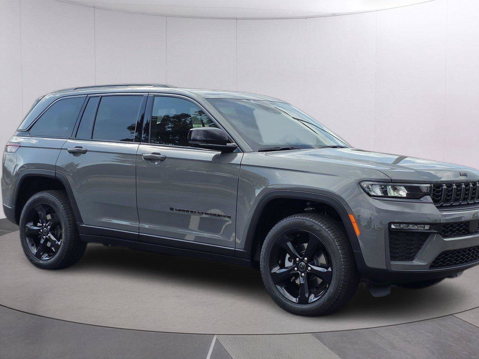 New 2027 Jeep Grand Cherokee Limited w/ Trailer Tow Package AWD/4WD image 3