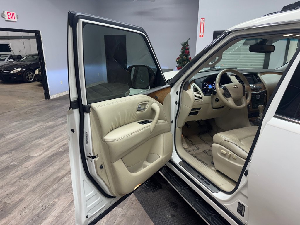Used 2011 INFINITI QX56 2WD w/ Theater Pkg image 16