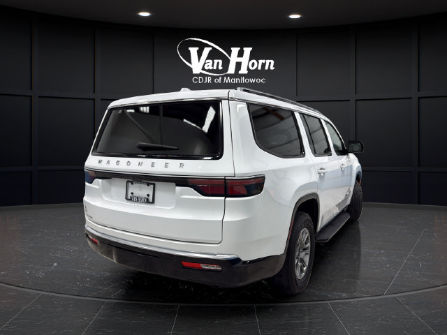 Used 2023 Jeep Wagoneer 4WD image 3