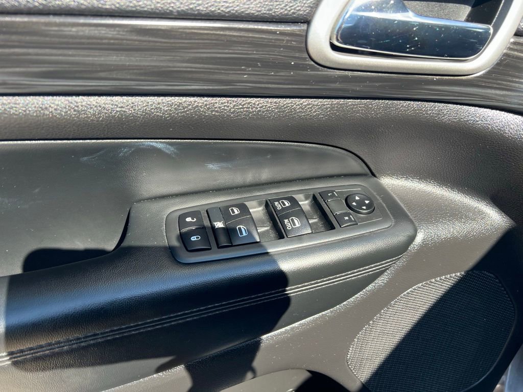 Used 2020 Jeep Grand Cherokee Laredo image 15