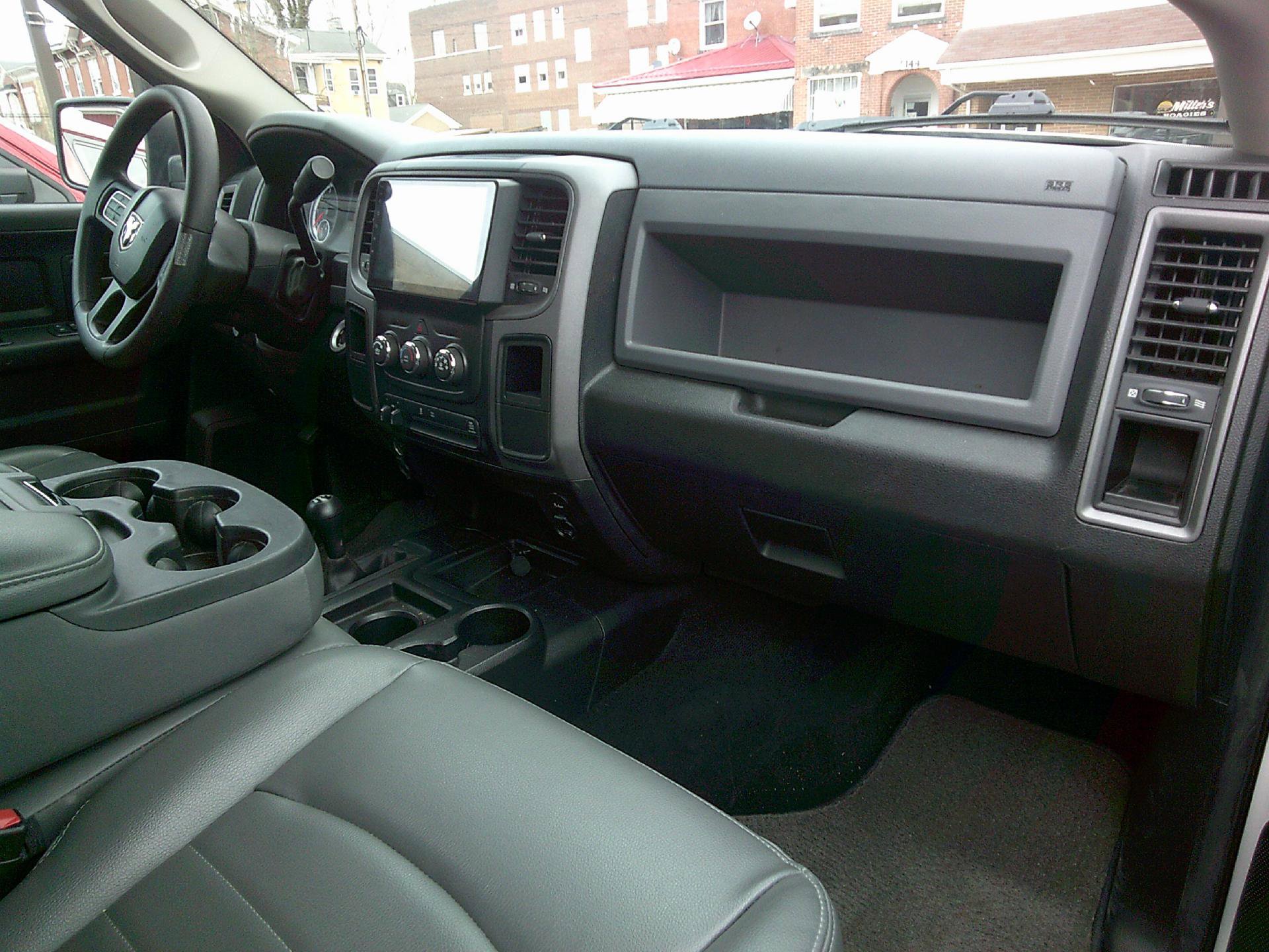 Used 2013 RAM 2500 Tradesman w/ Chrome Appearance Group image 11