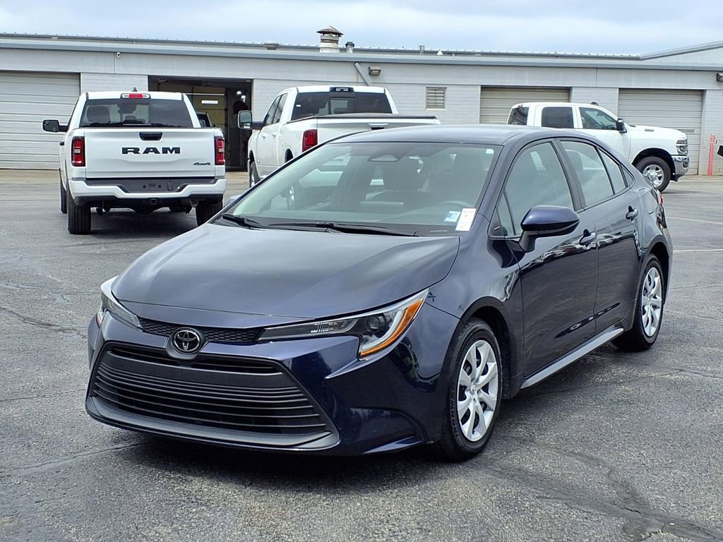 Used 2024 Toyota Corolla LE FWD image 2