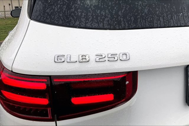 Used 2025 Mercedes-Benz GLB 250 image 15