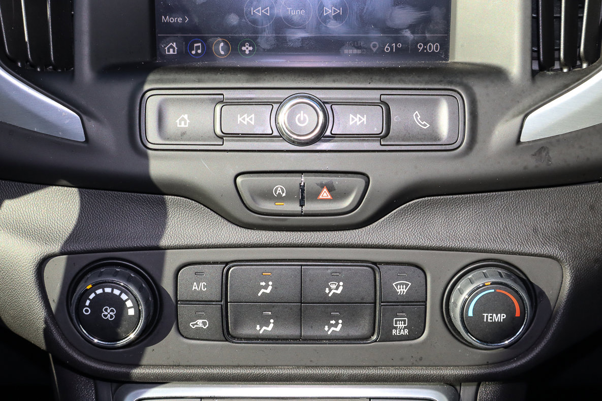 Used 2024 GMC Terrain SLE image 21