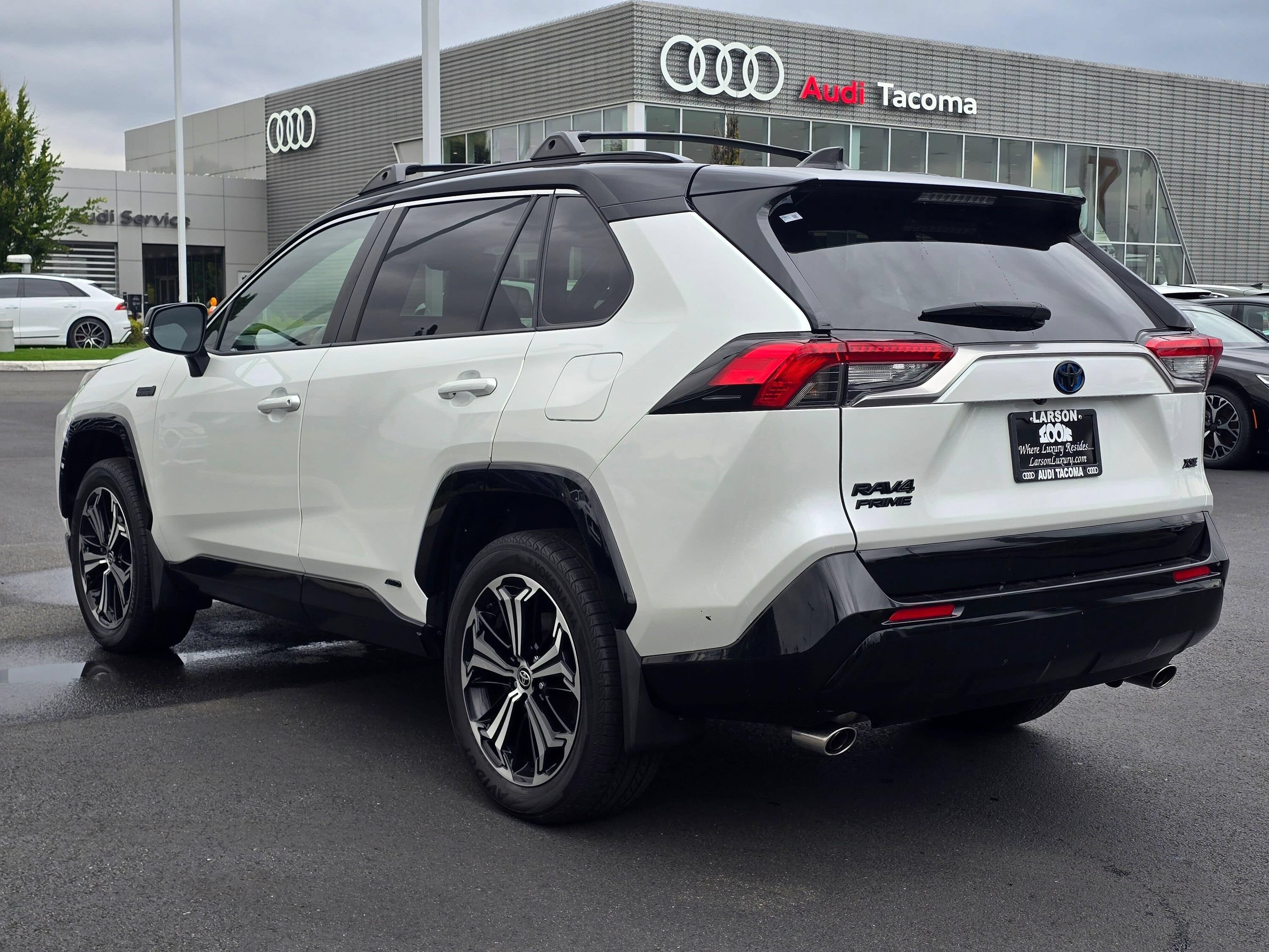 Used 2023 Toyota RAV4 XSE w/ Weather Package AWD/4WD image 3