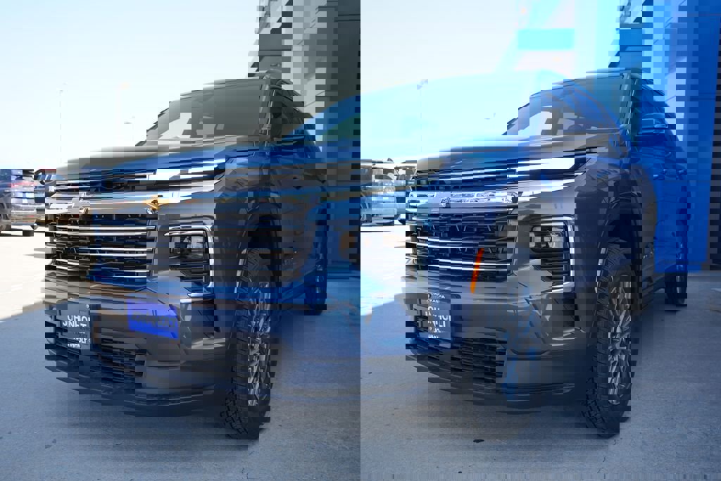 New 2026 Chevrolet Traverse LT w/ LPO, Floor Liner Package image 4