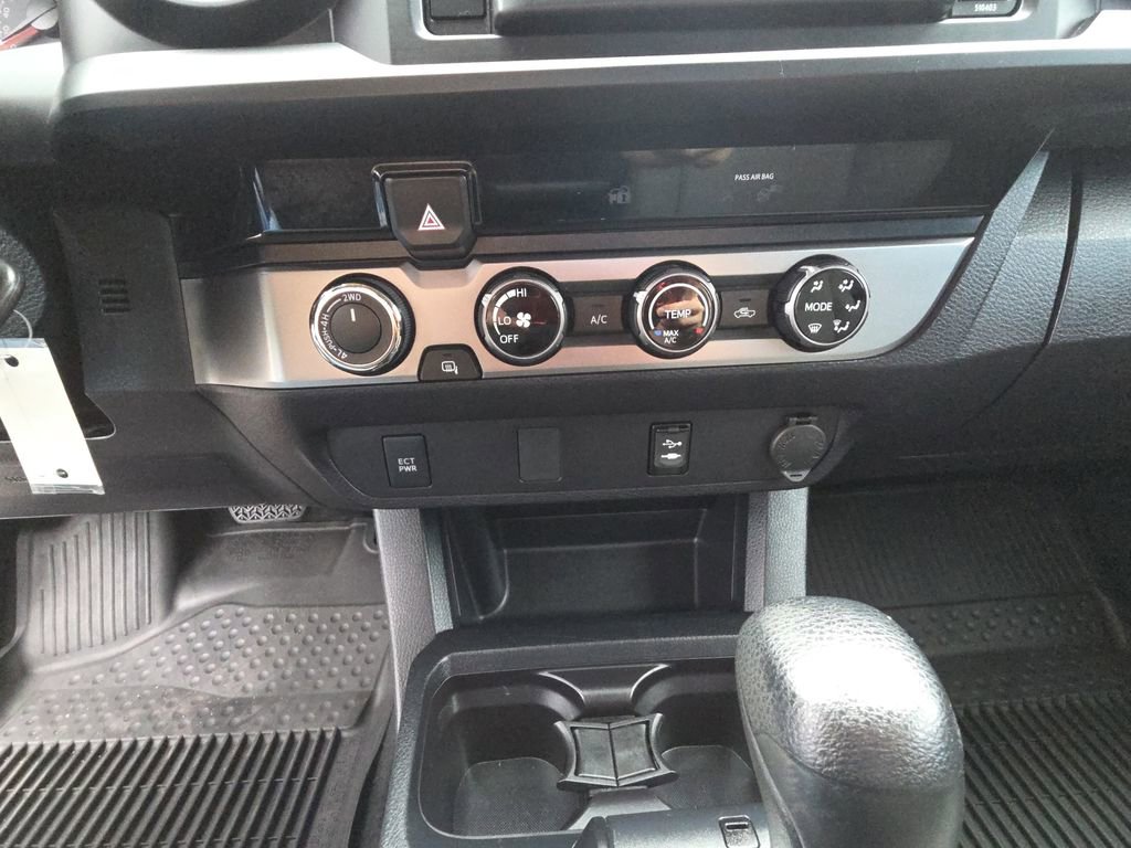 Used 2018 Toyota Tacoma SR AWD/4WD image 24