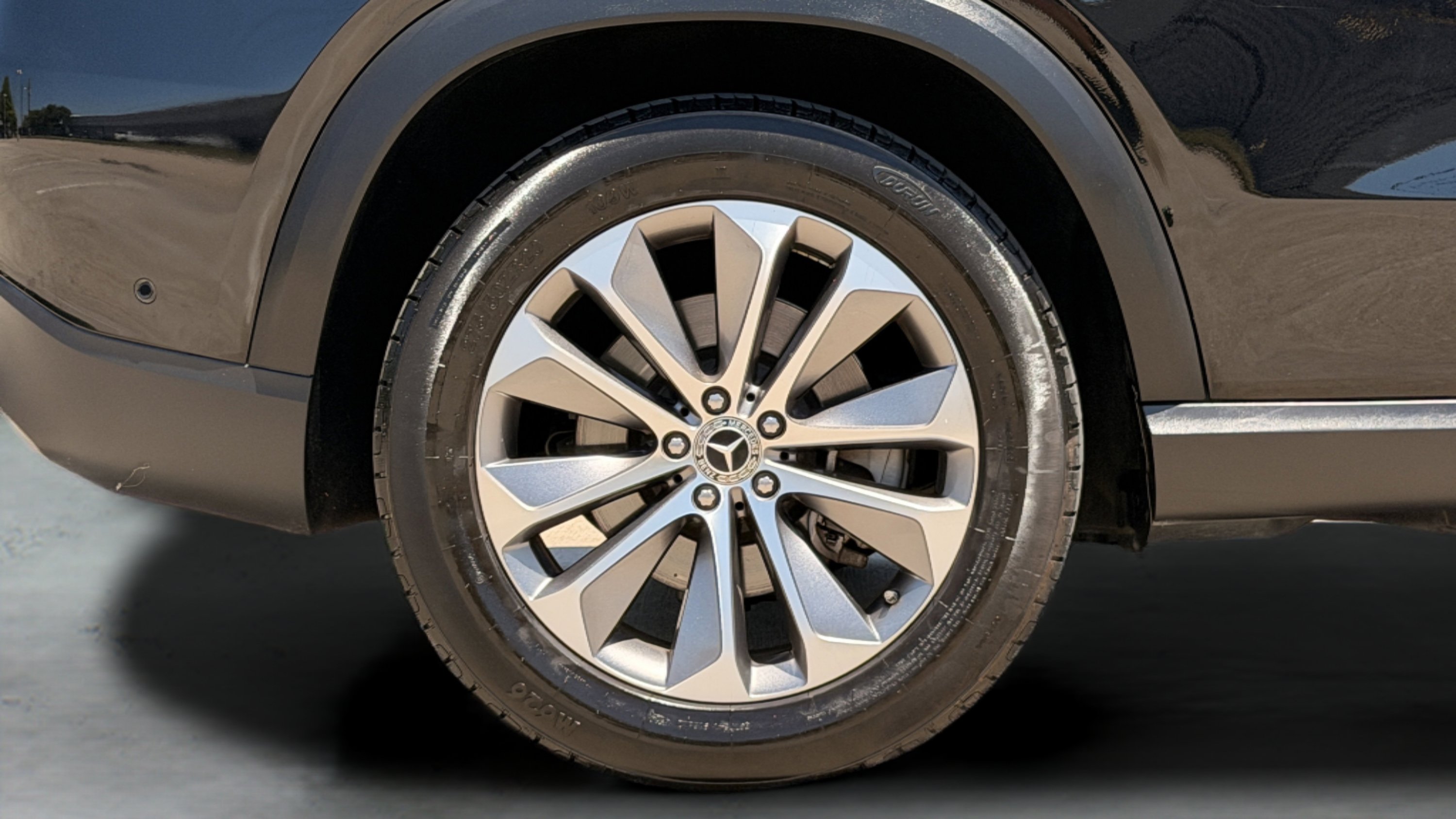 Used 2023 Mercedes-Benz GLE 450 4MATIC w/ Premium Package image 13