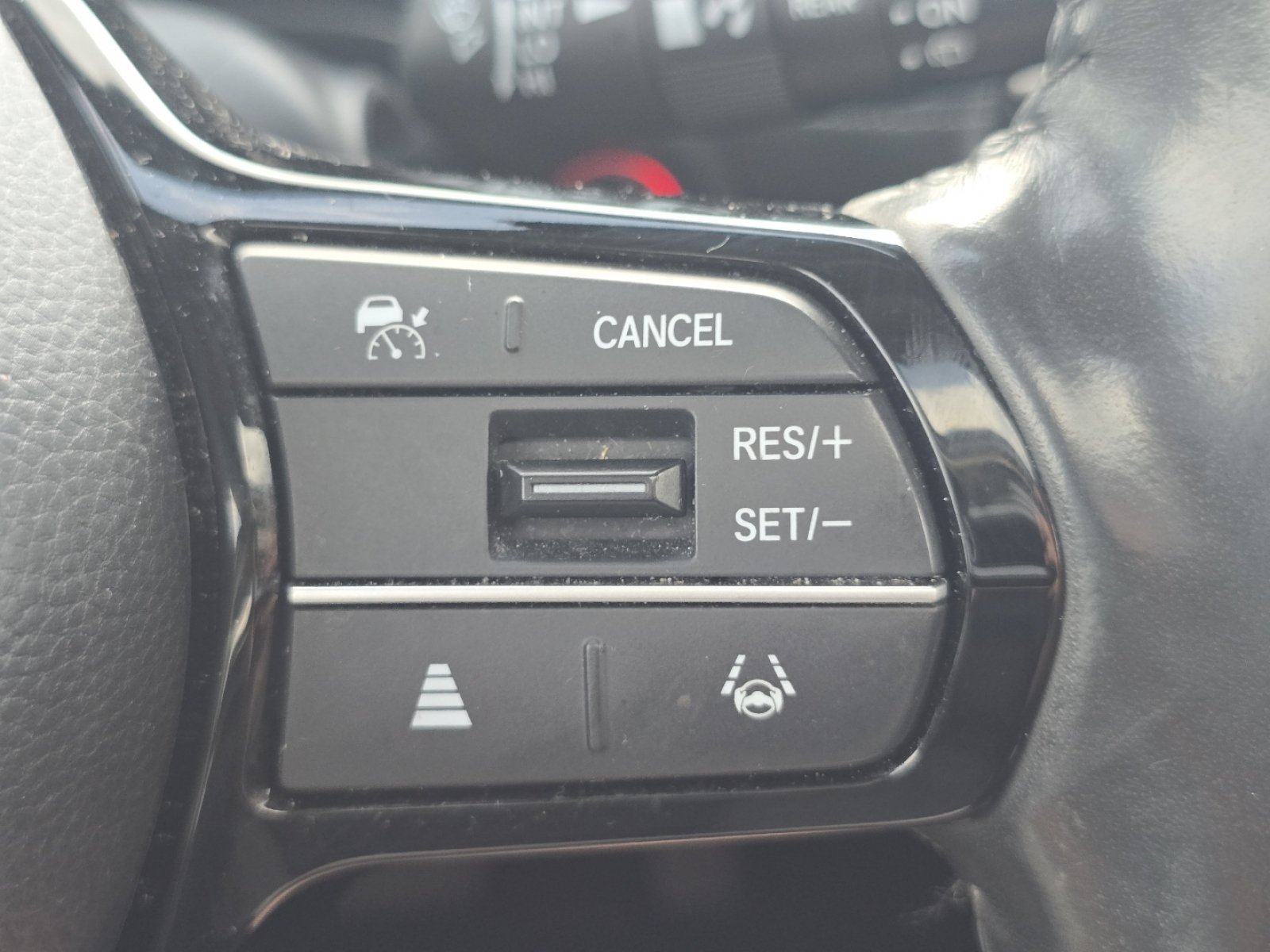Used 2024 Honda HR-V EX-L image 30