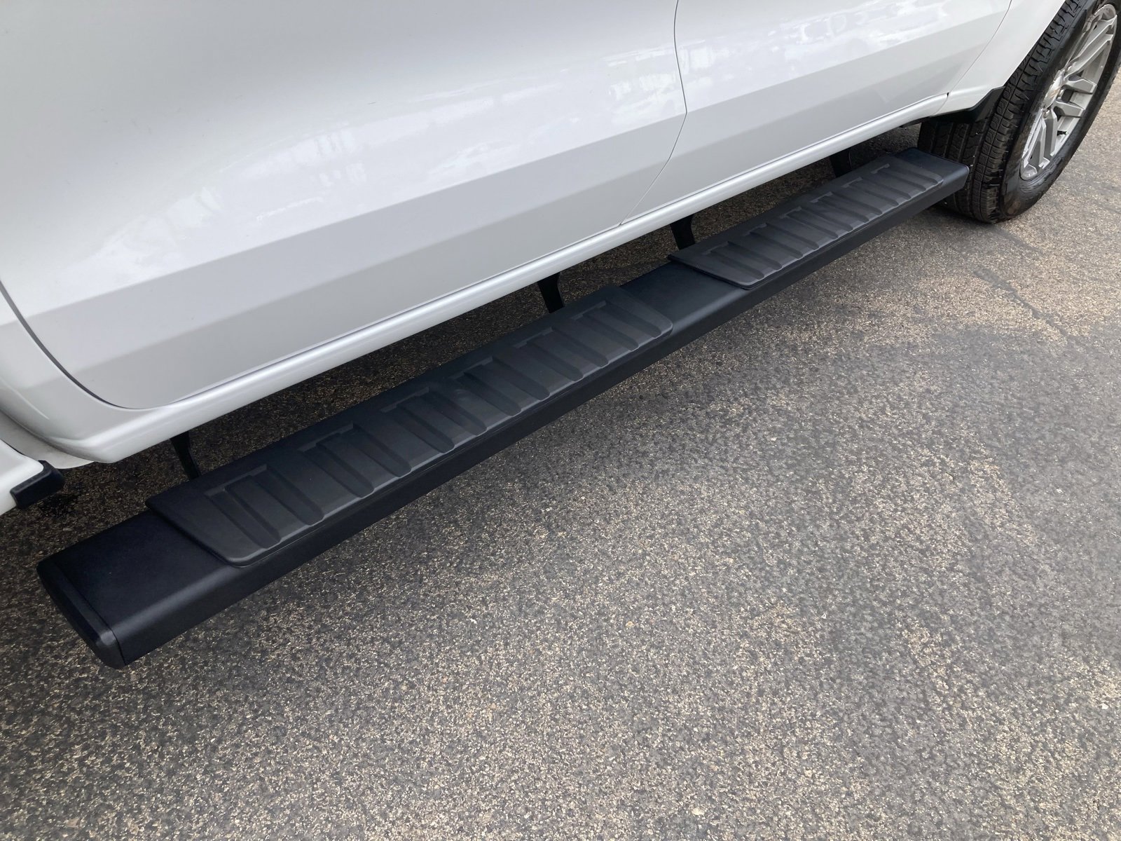 Used 2024 Chevrolet Colorado LT w/ LT Convenience Package II image 5