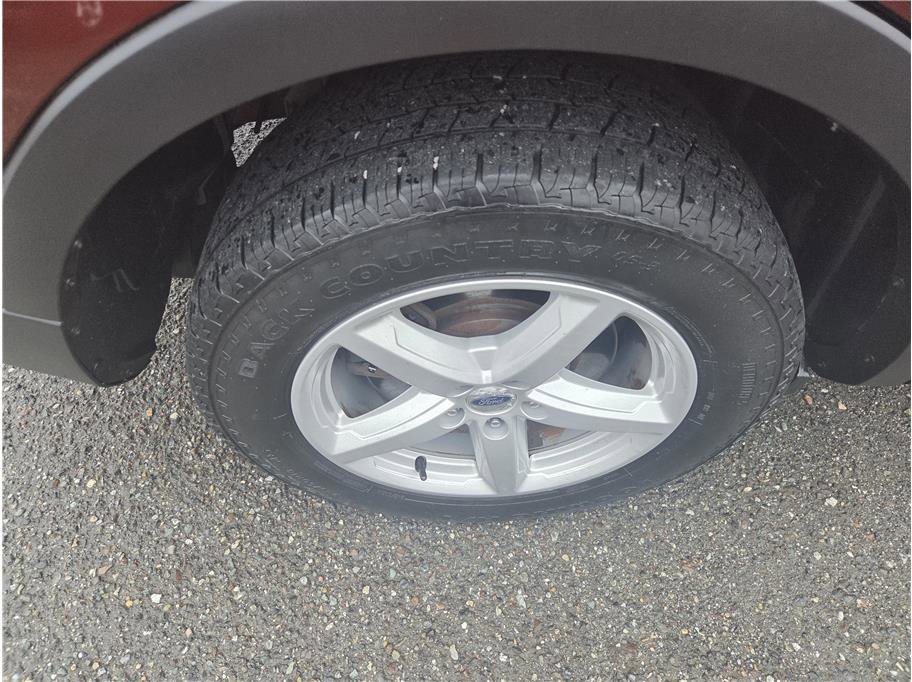 Used 2016 Ford Explorer XLT w/ Equipment Group 202A image 9