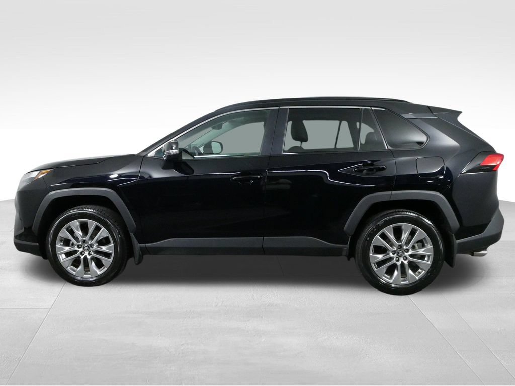 Used 2025 Toyota RAV4 XLE Premium w/ Weather Package AWD/4WD image 6