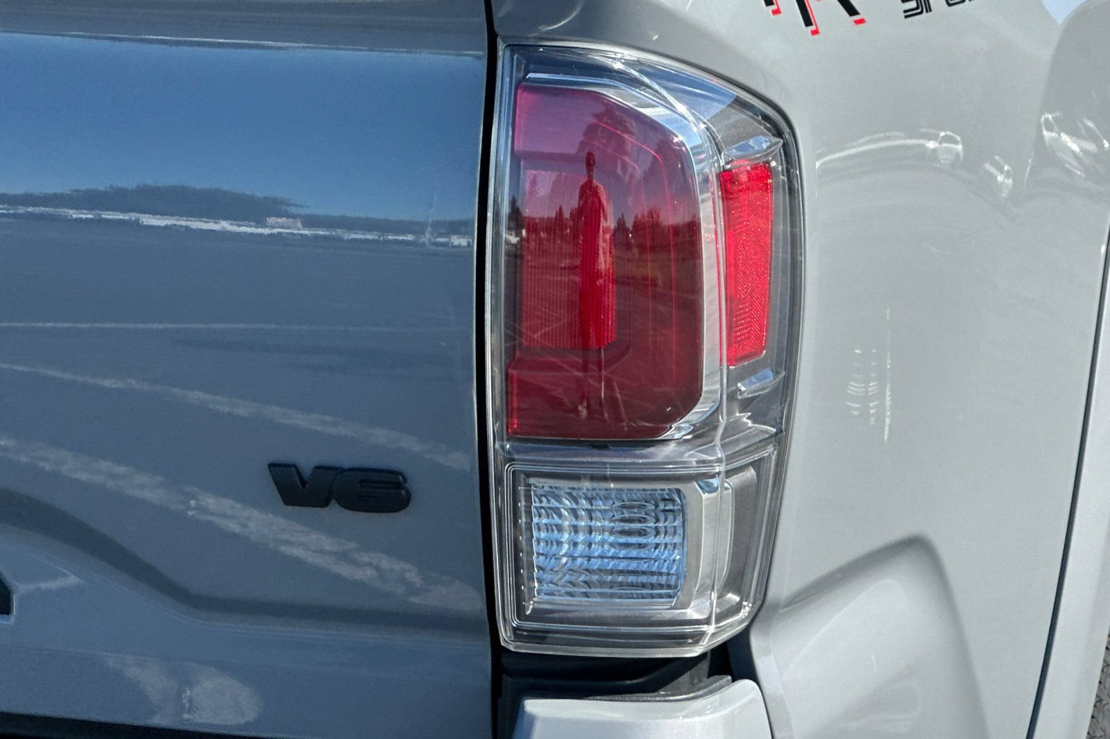 Used 2020 Toyota Tacoma TRD Sport w/ TRD Premium Sport Package AWD/4WD image 49