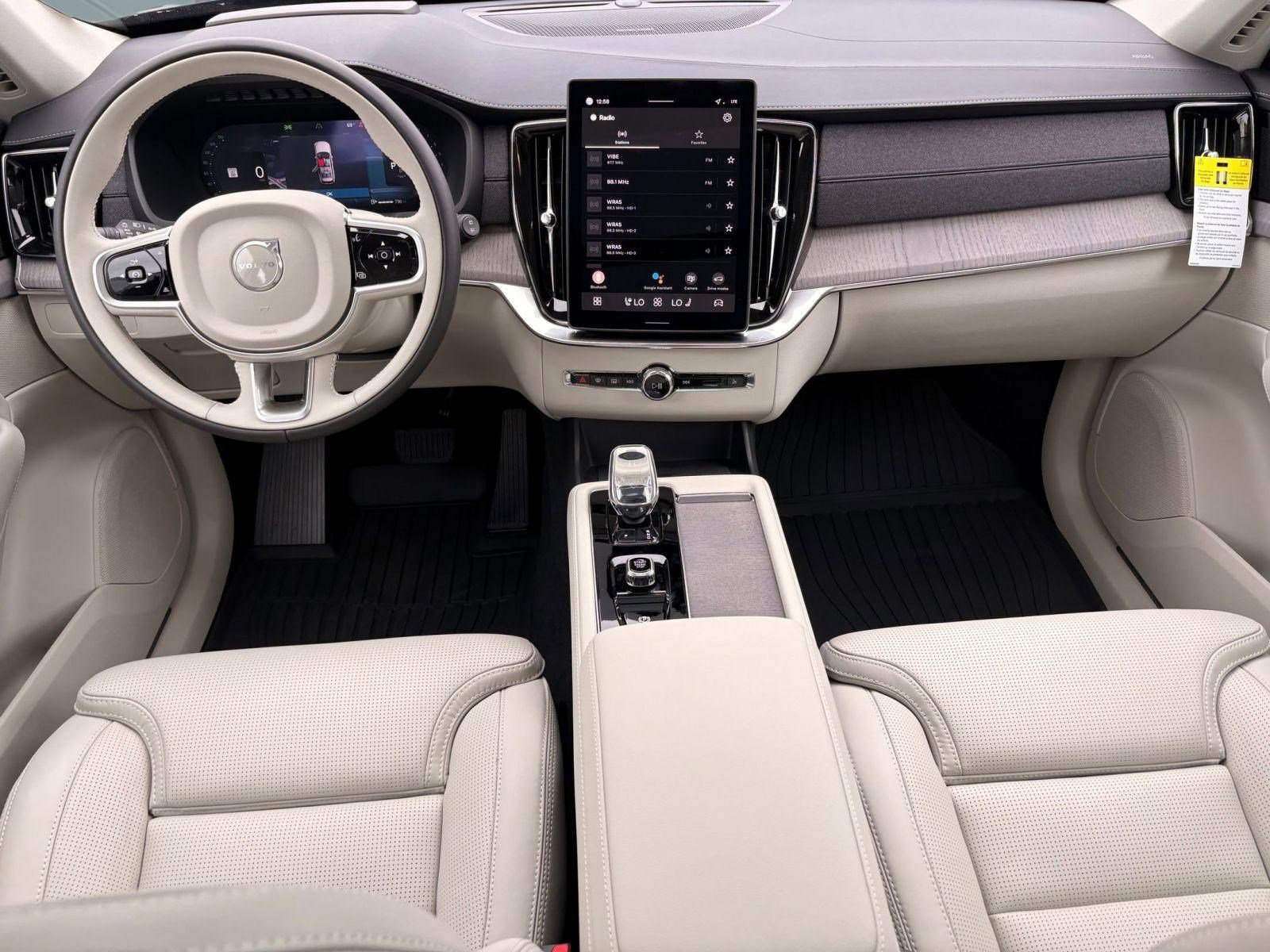 New 2026 Volvo XC90 B6 Ultra w/ Protection Package image 16