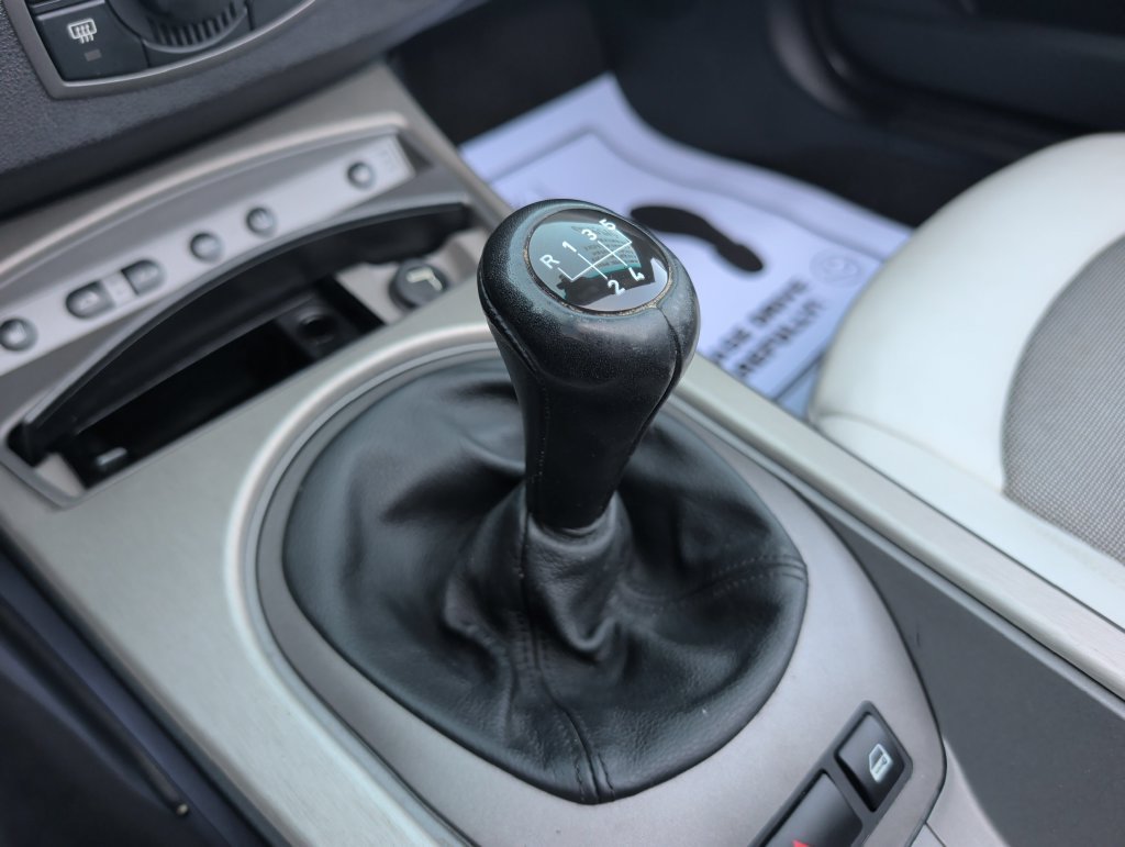 Used 2003 BMW Z4 2.5i RWD image 17