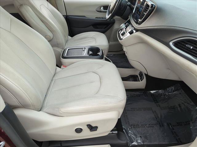 Used 2021 Chrysler Pacifica Touring-L w/ Premium & Safety Sphere Group FWD image 20