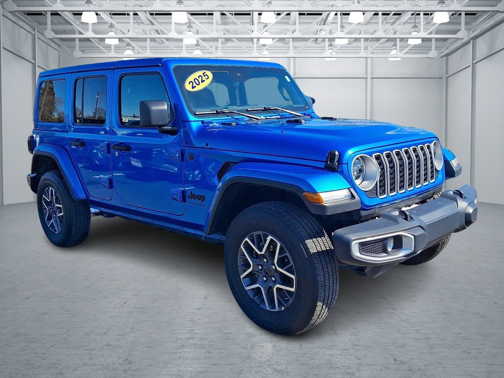 Used 2025 Jeep Wrangler Sahara image 7