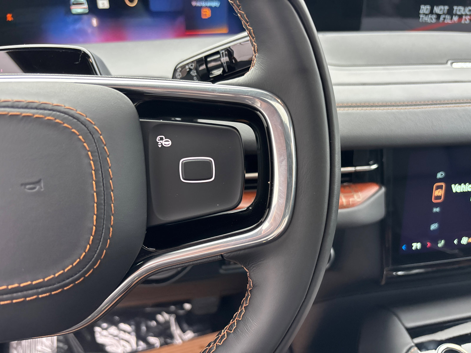 New 2026 Lincoln Navigator L Black Label AWD/4WD image 17
