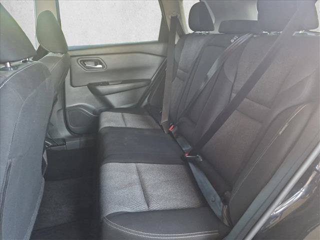 Used 2025 Nissan Rogue SV FWD image 18