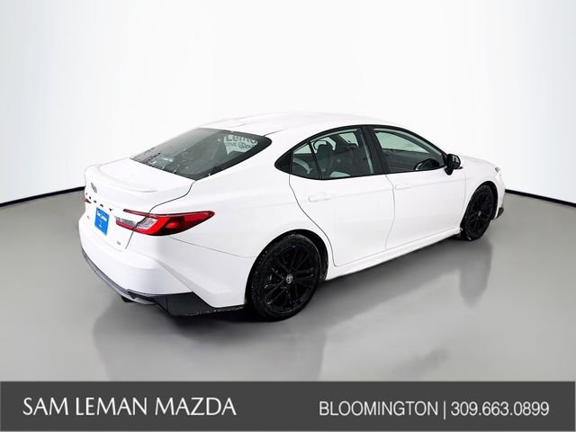 Used 2025 Toyota Camry SE image 7