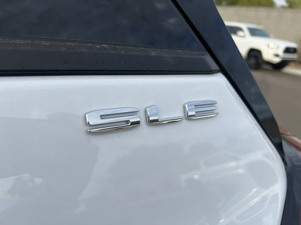 Used 2024 GMC Terrain SLE FWD image 30