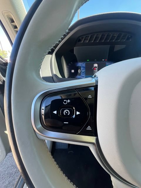 Certified 2023 Volvo XC90 B5 Core AWD/4WD image 11