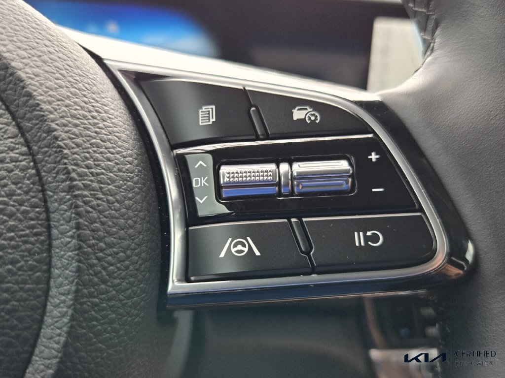 Certified 2025 Kia Seltos EX FWD image 21