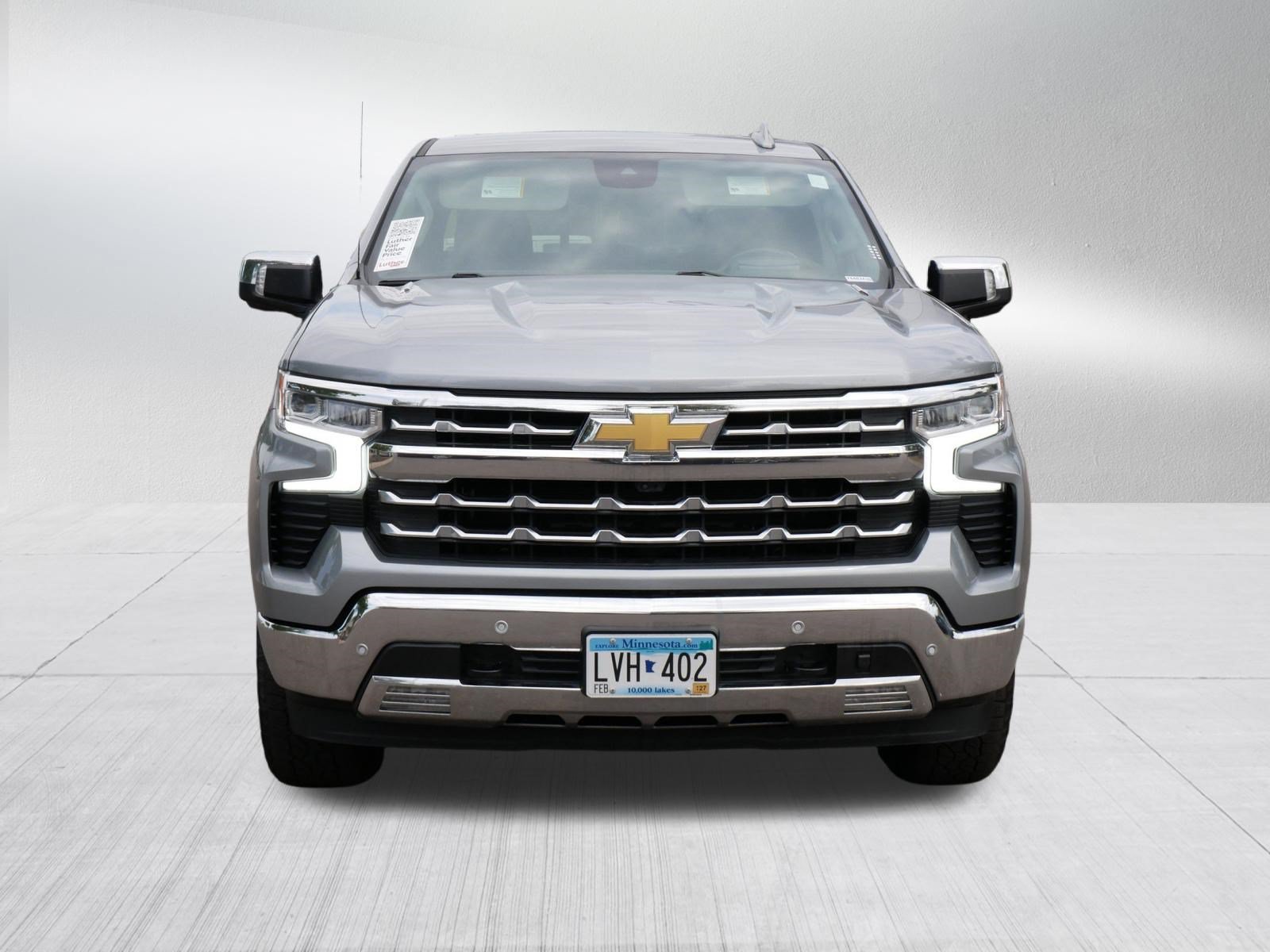 Used 2024 Chevrolet Silverado 1500 LTZ AWD/4WD image 2