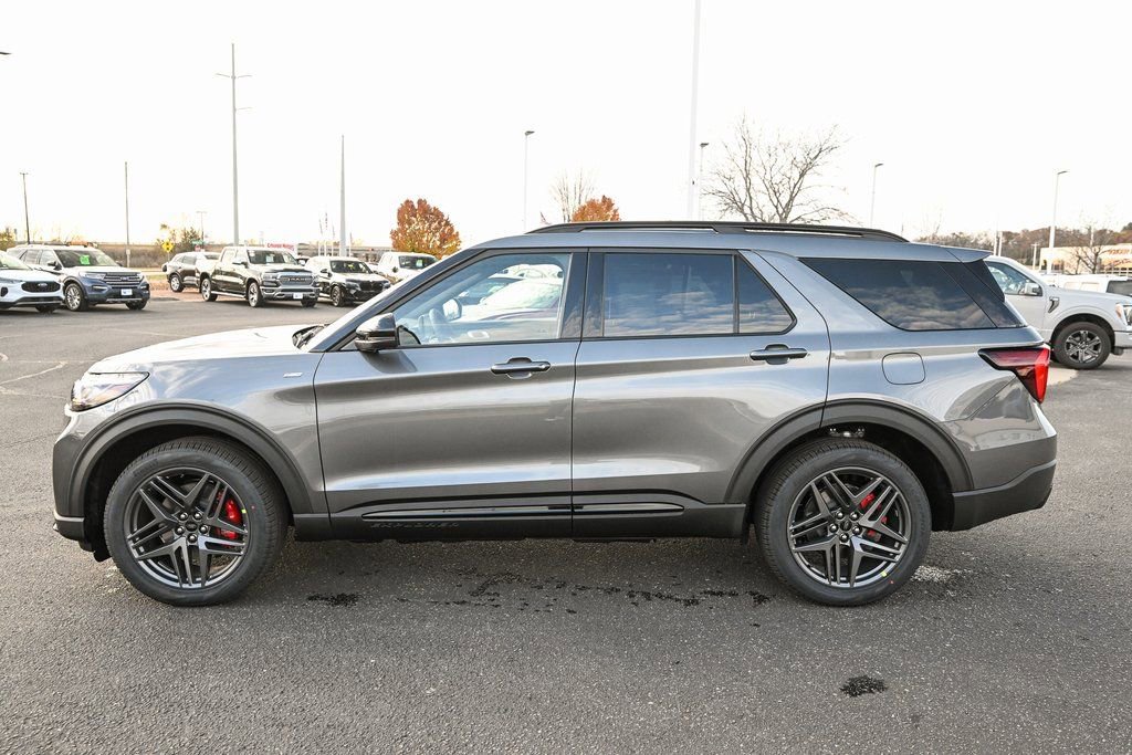 New 2026 Ford Explorer ST-Line w/ ST-Line Street Pack image 8